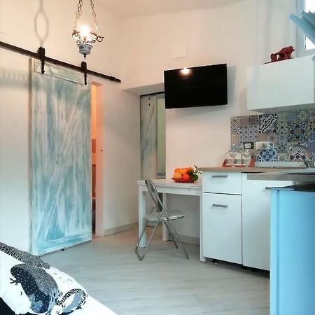 Ross House Apartment Lacco Ameno  ภายนอก รูปภาพ
